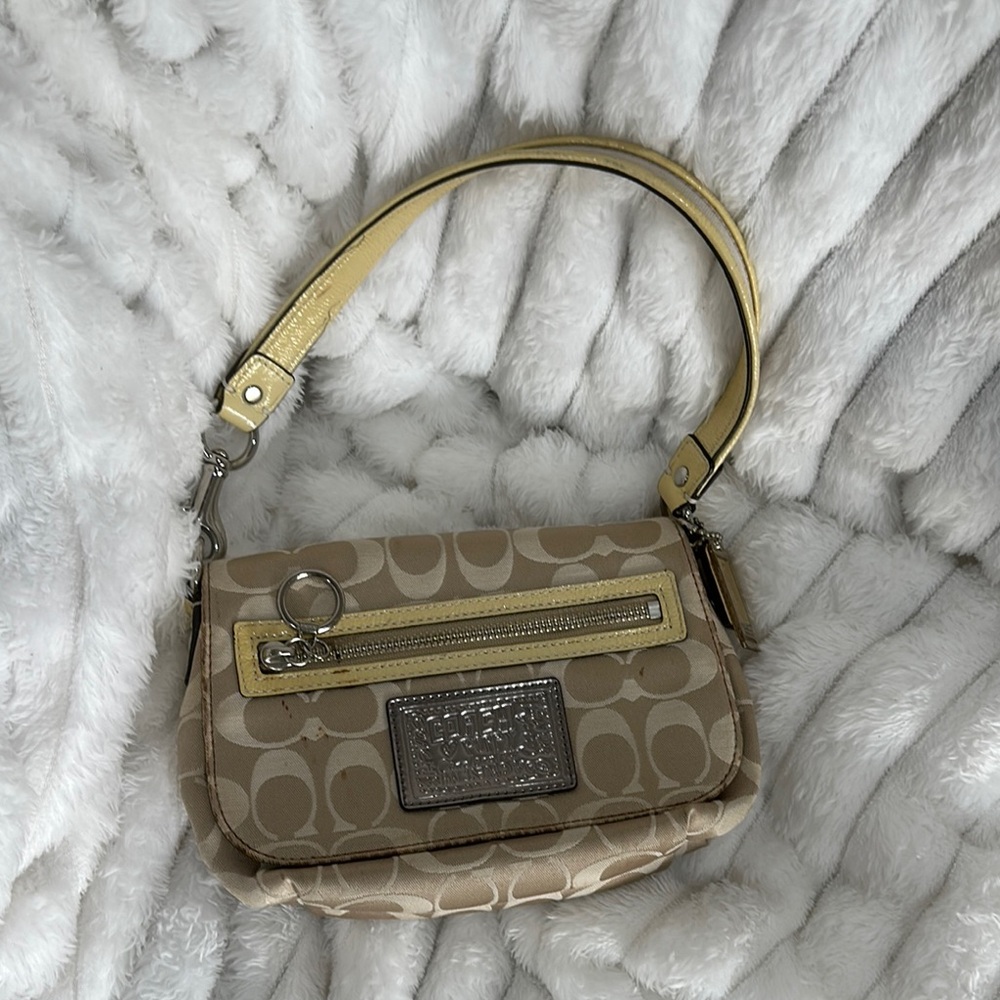Vintage Coach Cream Shoulder Bag